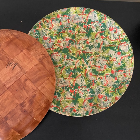 Large vintage MCM woven wood bowl platters in red and green 2 available - Picture 3 of 12